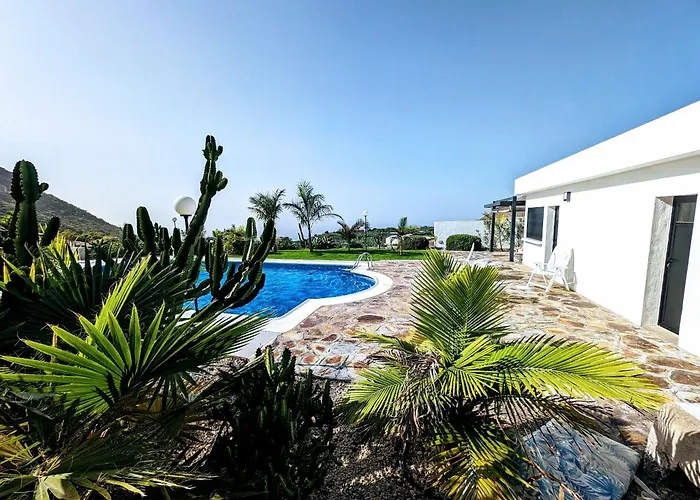 Cliff Haven Sea View Apartment - Adults Only